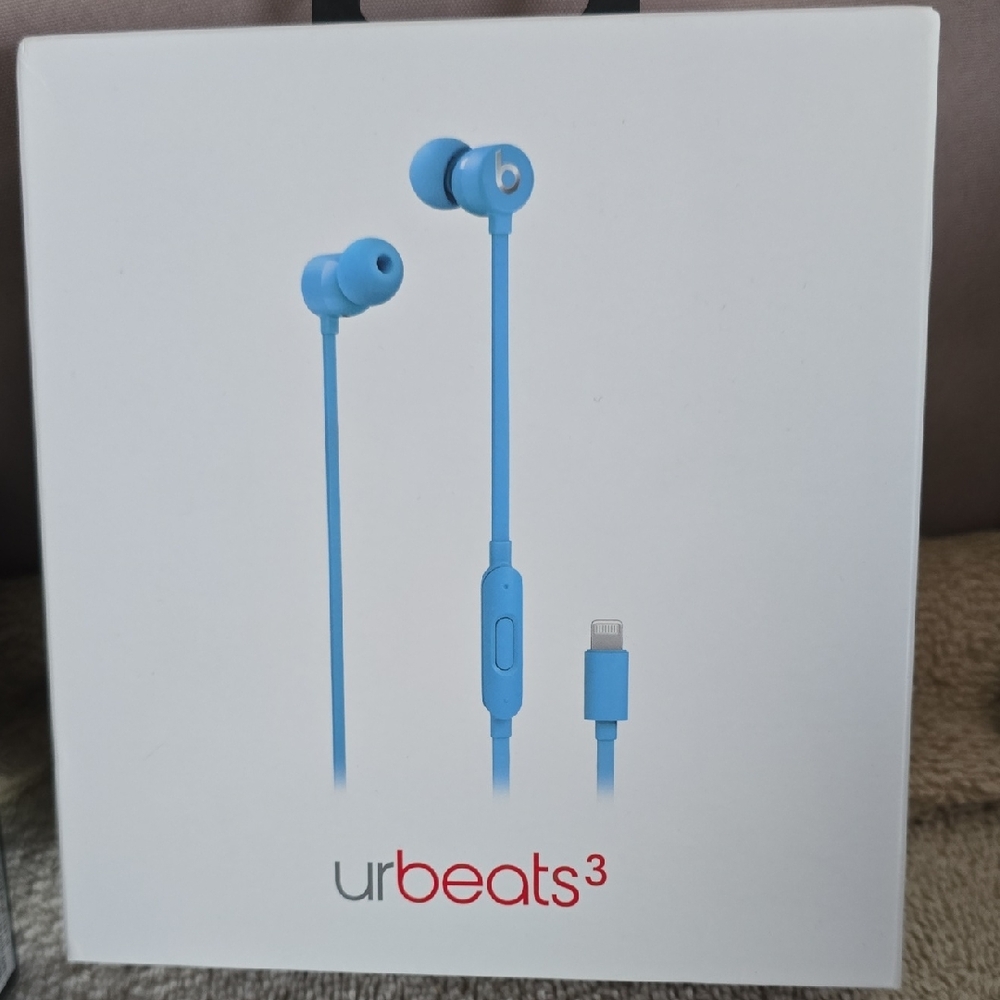 urBeats3 Lightning Earphones in Blue